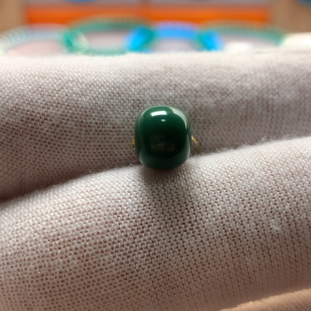 嘴****绿松石未镶嵌绿松石