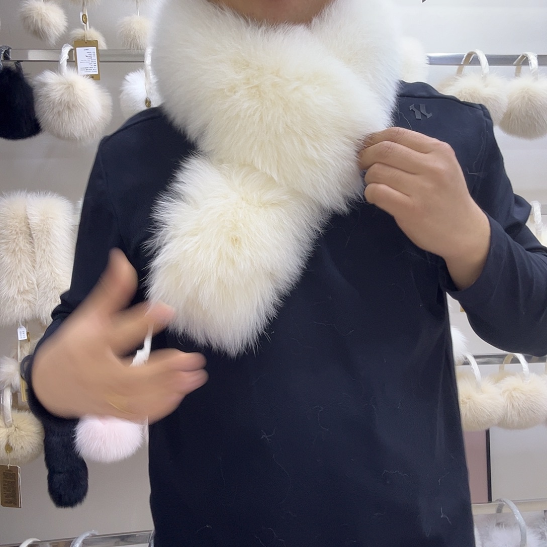 狐狸毛加宽加大奶白色75+15