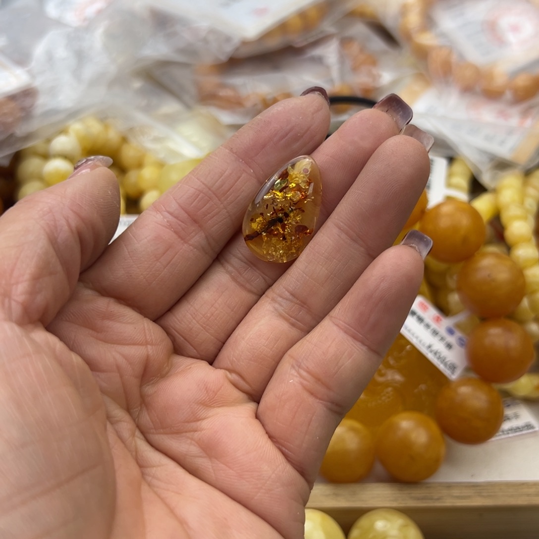 琥珀珠宝奇石未镶嵌