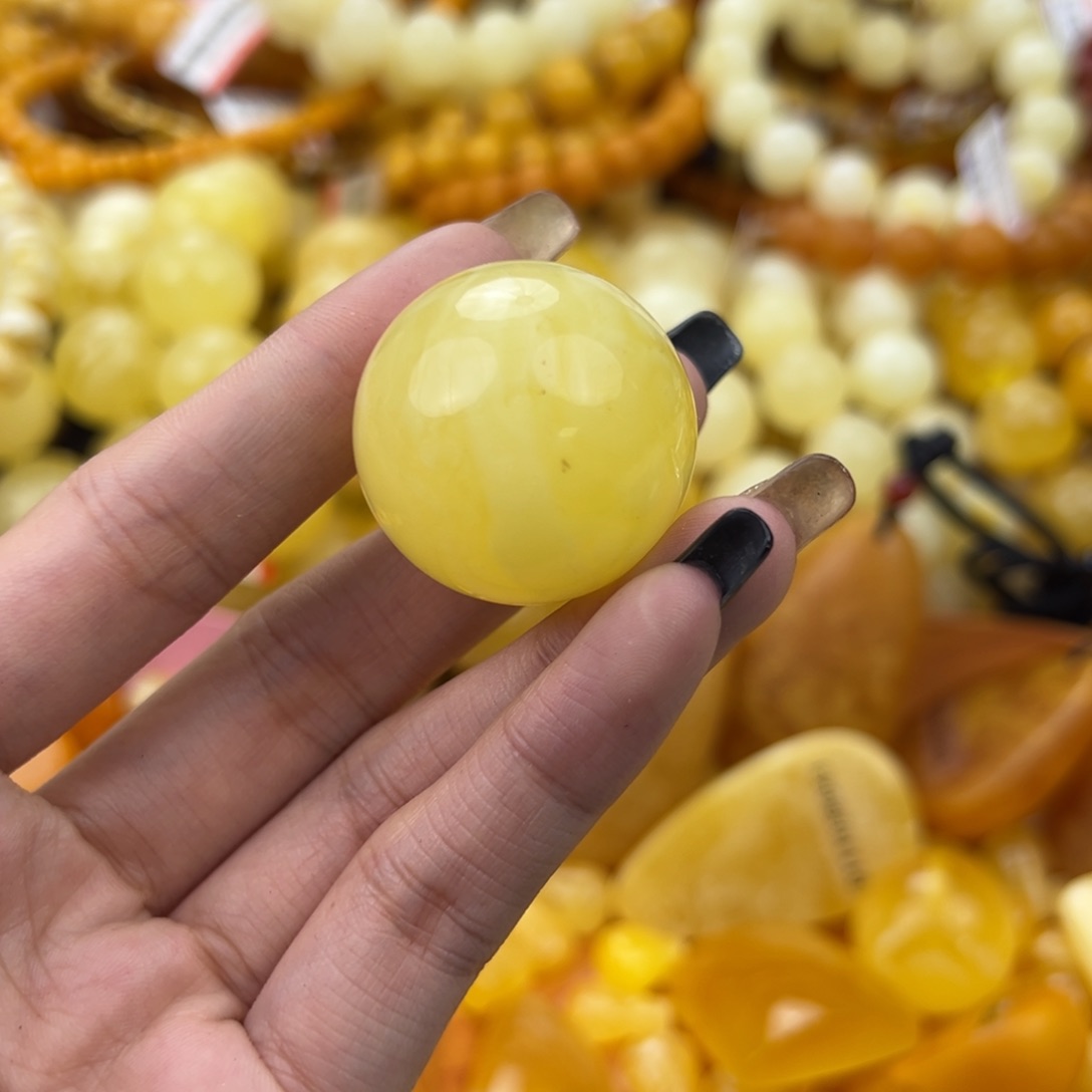 琥珀珠宝奇石未镶嵌