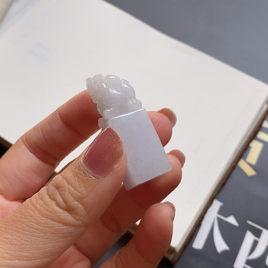 翡翠颈饰未镶嵌貔貅印章