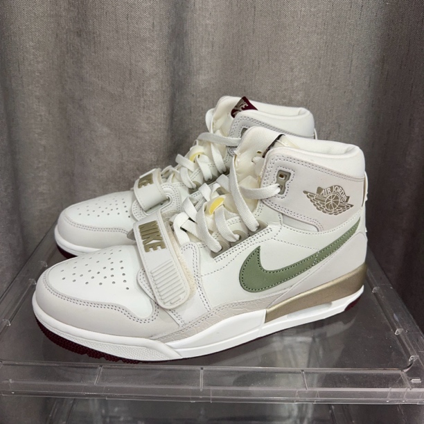 全新未使用42码 aj312龙年限定 休闲鞋