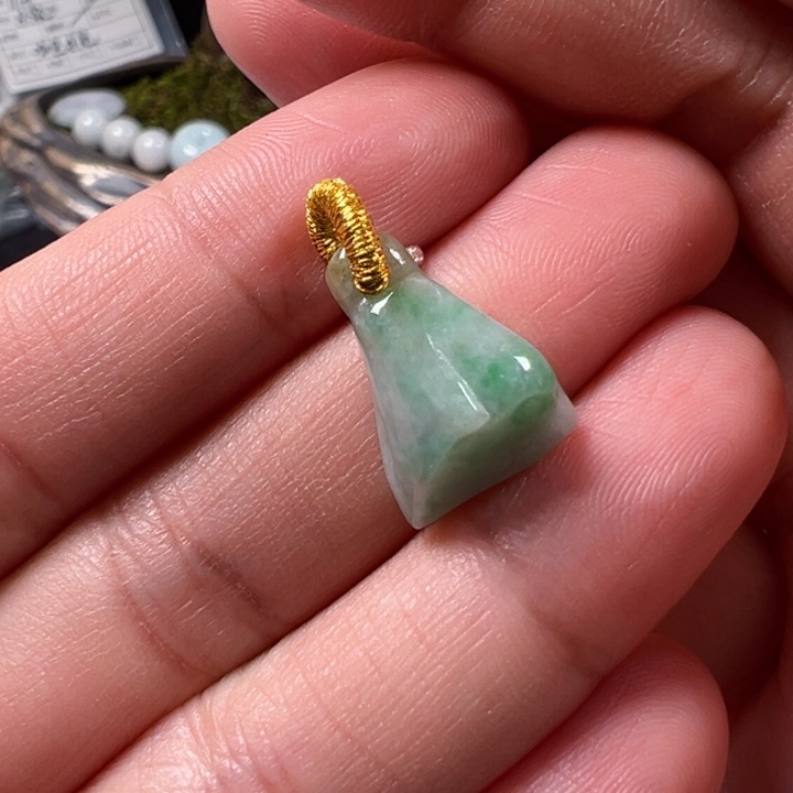 C***毛翡翠未镶嵌颈饰翡翠翡翠