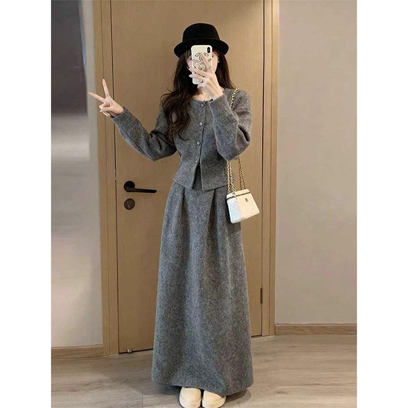 2025一整套极简风针织开衫半身裙冬季两件套女秋冬气质显瘦套装