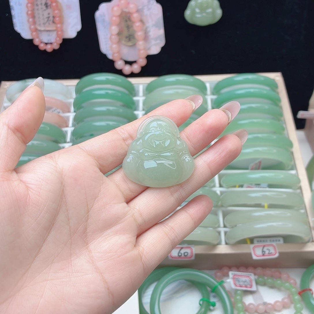 S***s石英质玉未镶嵌手镯