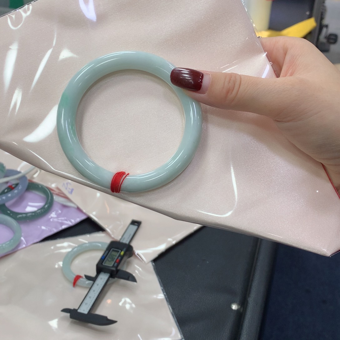 翡翠手镯未镶嵌A**.买断