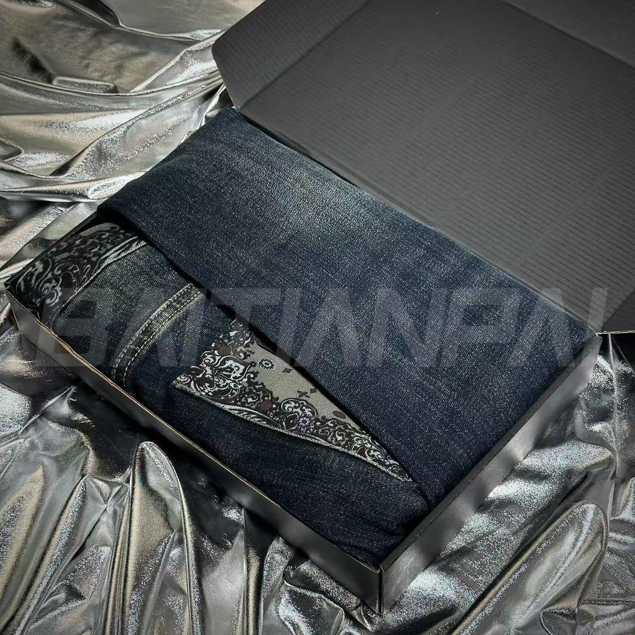 X【66388】高级轻奢感牛仔裤