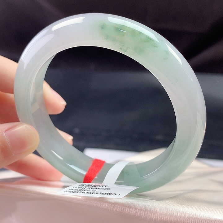 翡翠未镶嵌手镯56圈