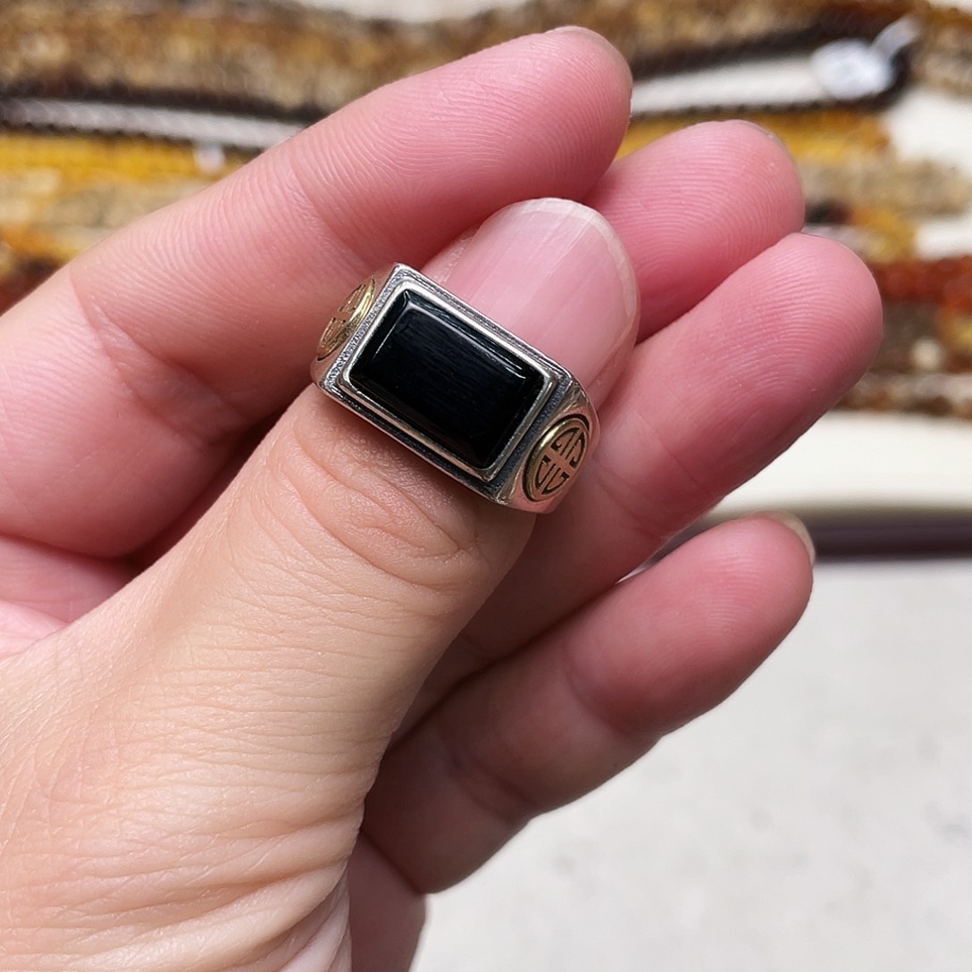 未镶嵌颈饰琥珀大