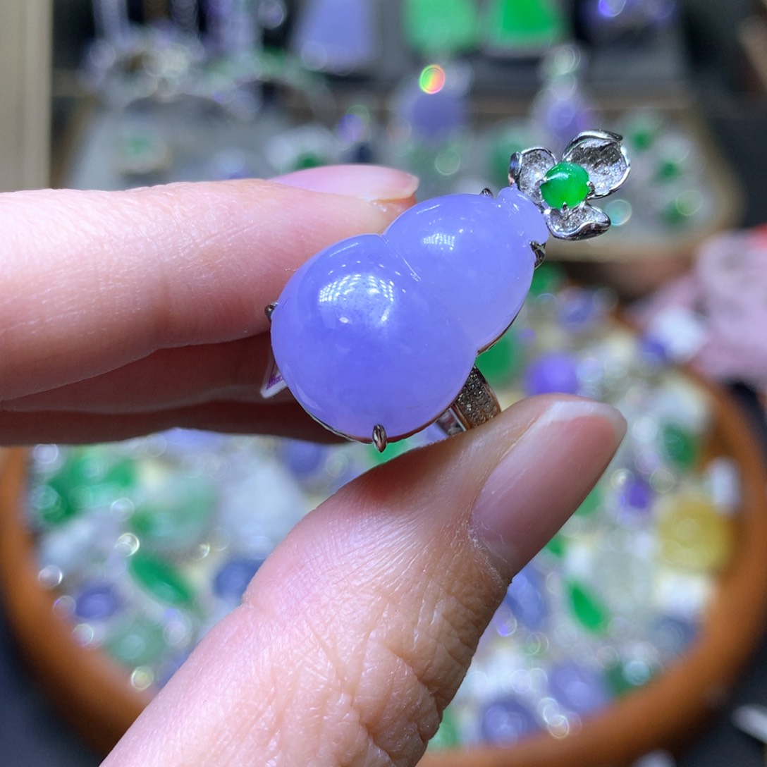 【闪购商品】翡翠颈饰18K金镶嵌翡翠吊坠项链