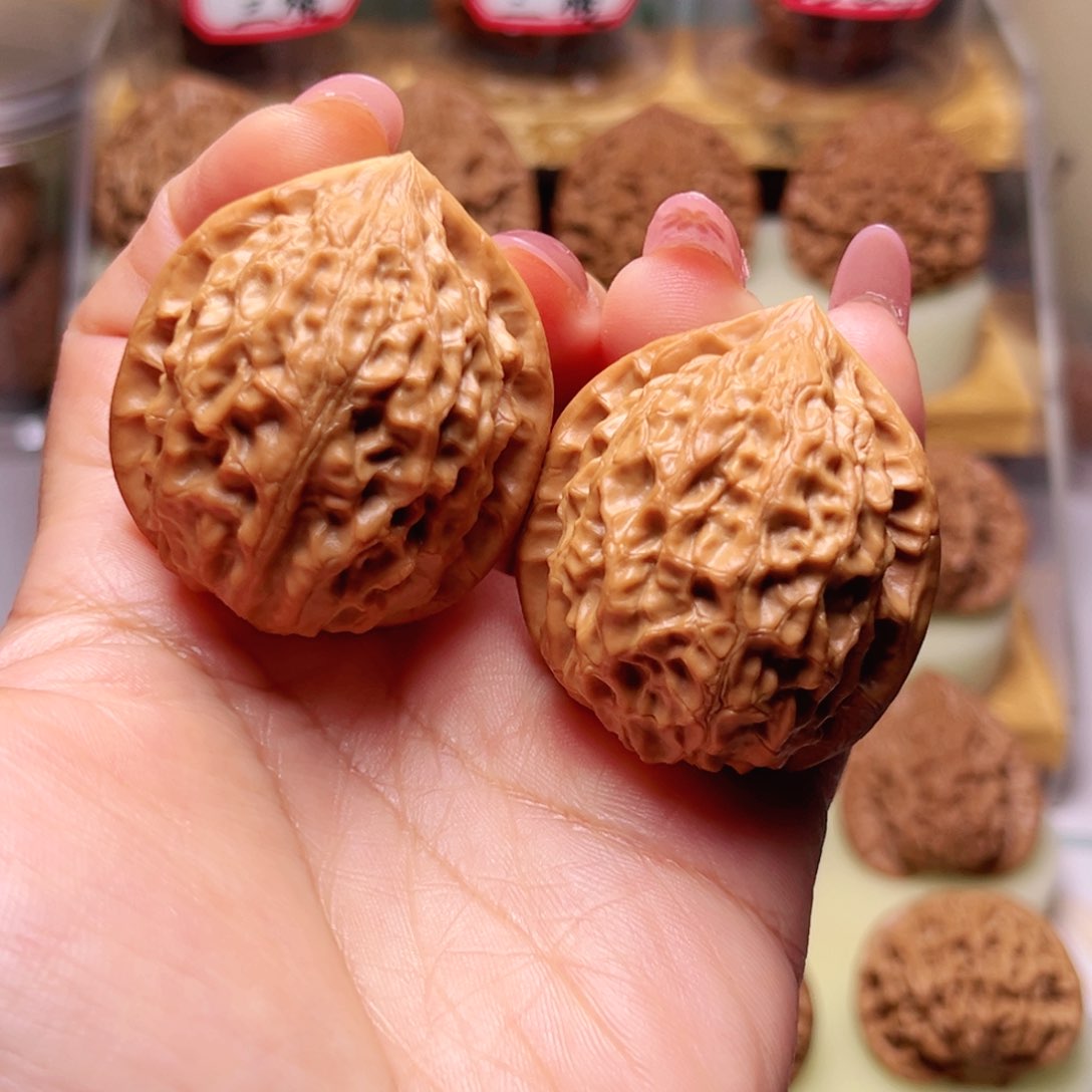 文玩核桃吊坠38尺金牛