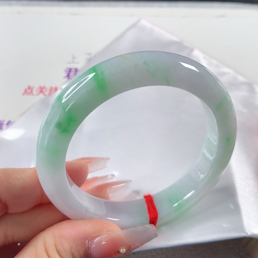 翡翠手镯未镶嵌①①④