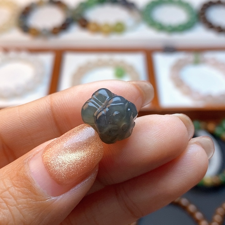 未镶嵌和田玉手链