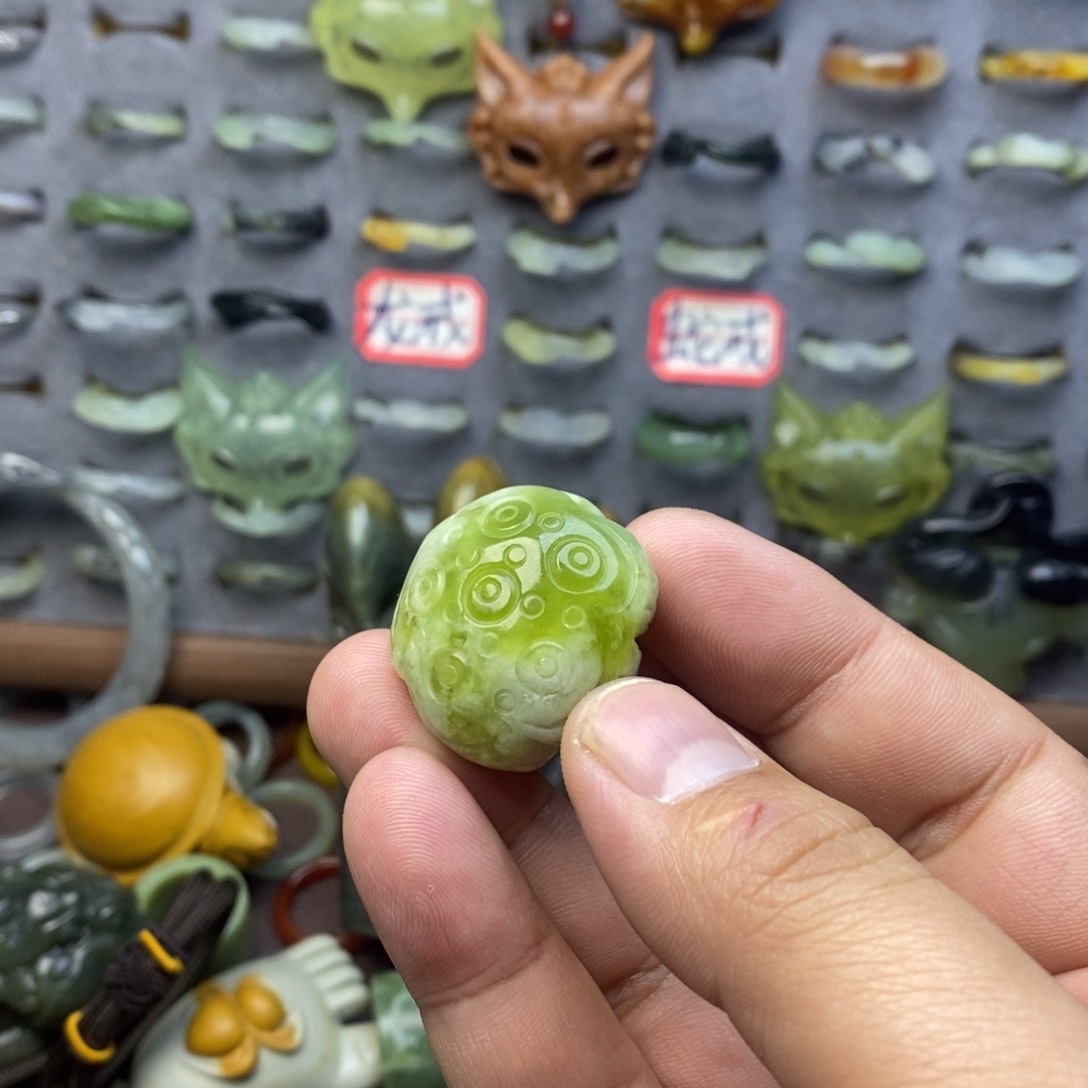 蛇纹石玉珠宝半成品未镶嵌摸****七