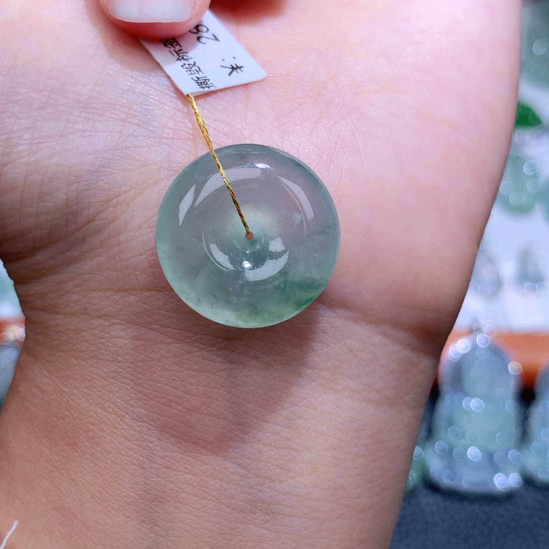 翡翠未镶嵌颈饰扣子