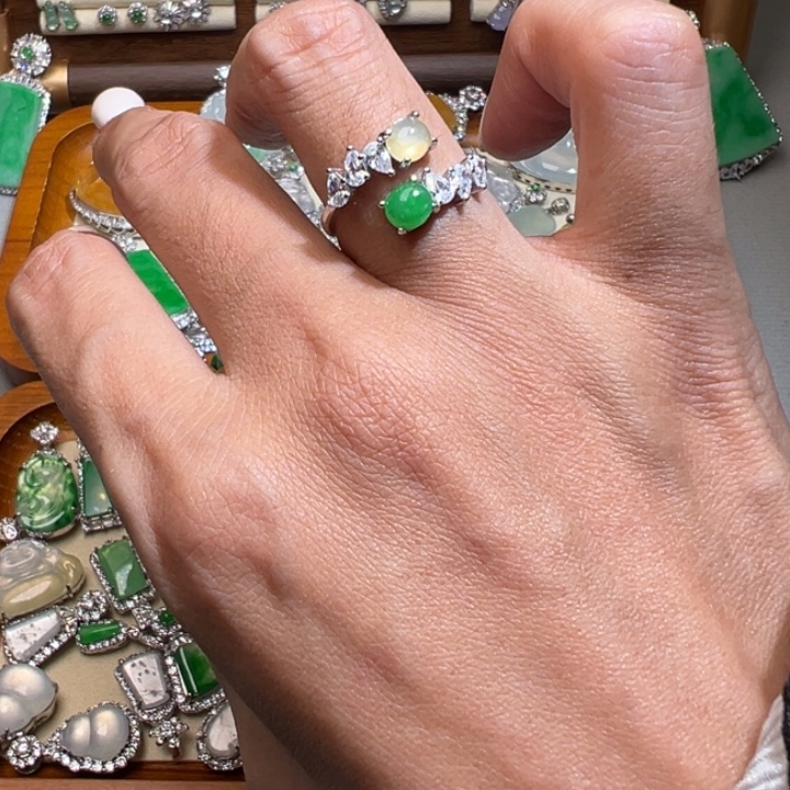 翡翠未镶嵌戒指戒指