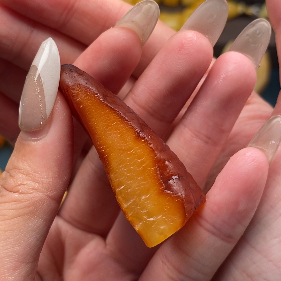 大***师定制琥珀未镶嵌蜜蜡