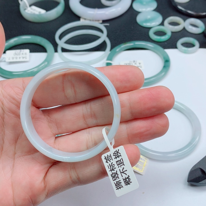 翡翠未镶嵌手镯52-53公主镯