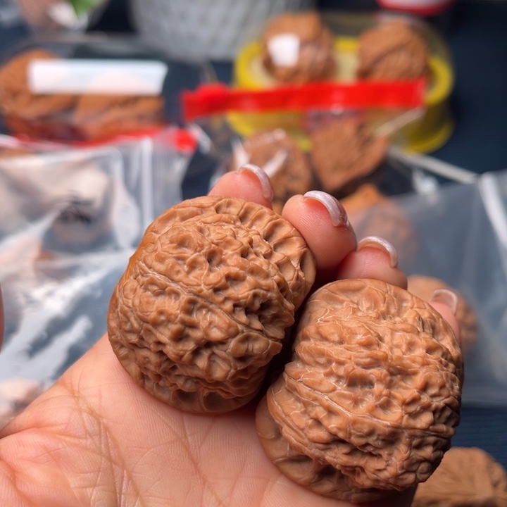 小***勇文玩核桃吊坠41血麒麟