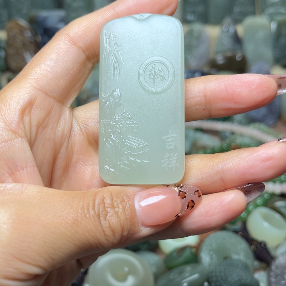 和田玉颈饰未镶嵌有水线