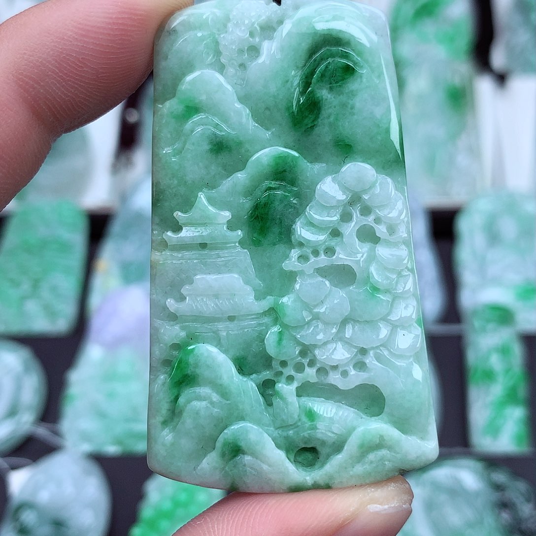 翡翠颈饰未镶嵌翡翠吊坠