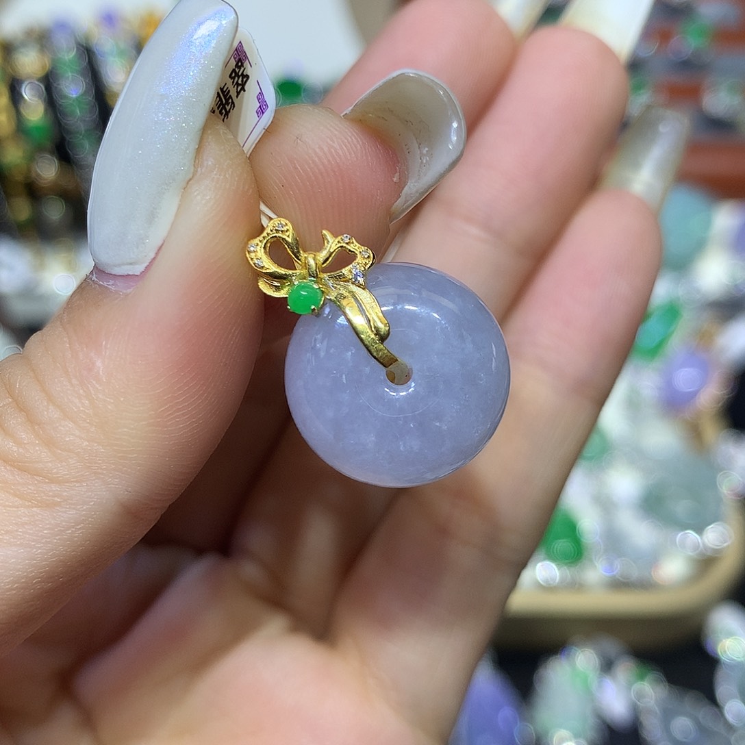 翡翠18K金镶嵌颈饰