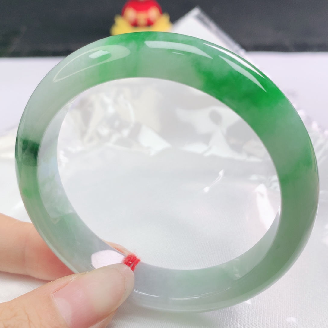 翡翠未镶嵌手镯翡翠56.7飘阳绿正圈