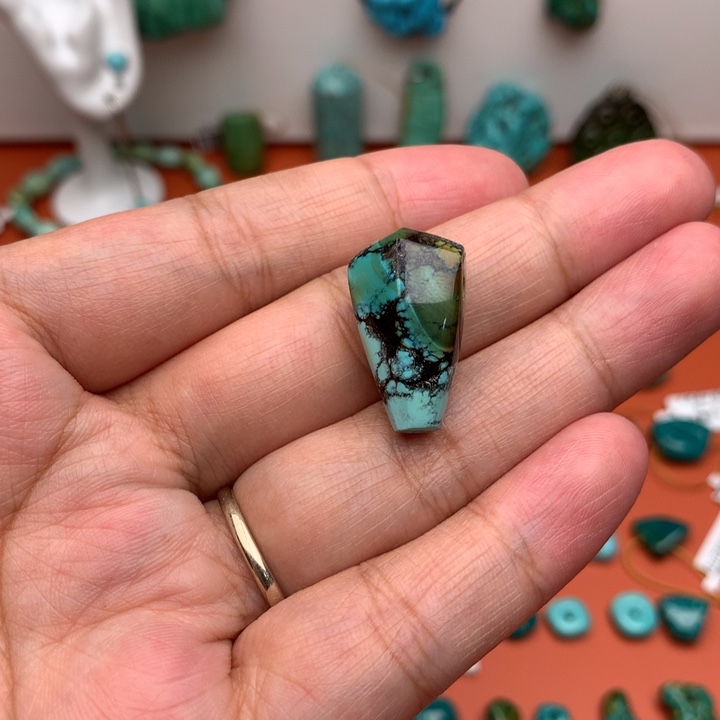 未镶嵌绿松石珠宝奇石