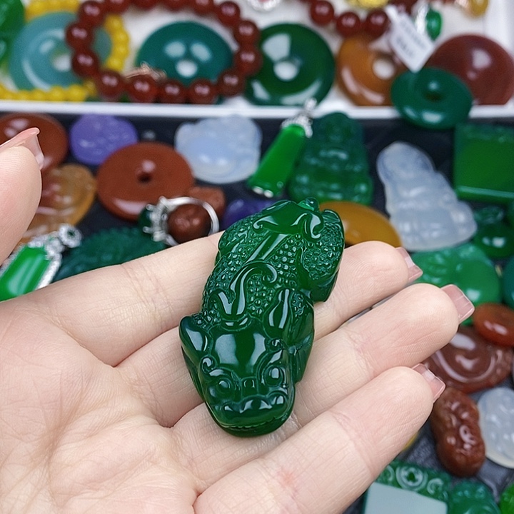 玛瑙/玉髓颈饰未镶嵌