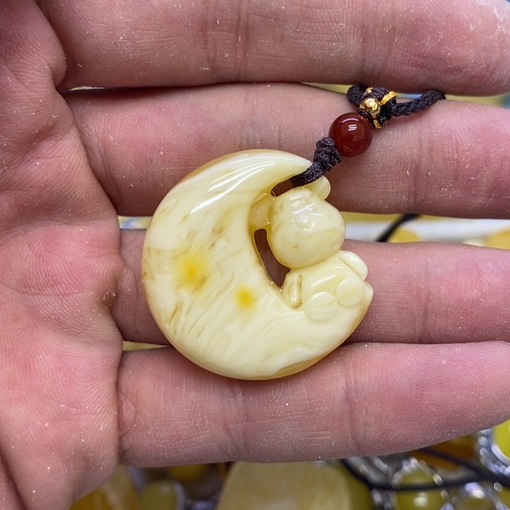 蜜蜡裸石未镶嵌吊坠