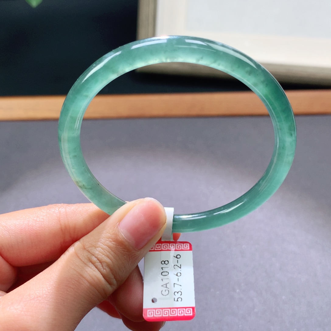 翡翠手镯未镶嵌天然翡翠手镯