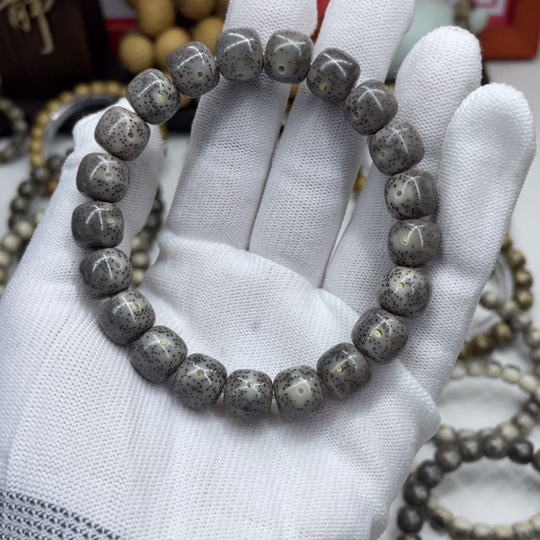 星月菩提手串2*.11mm 黑冰