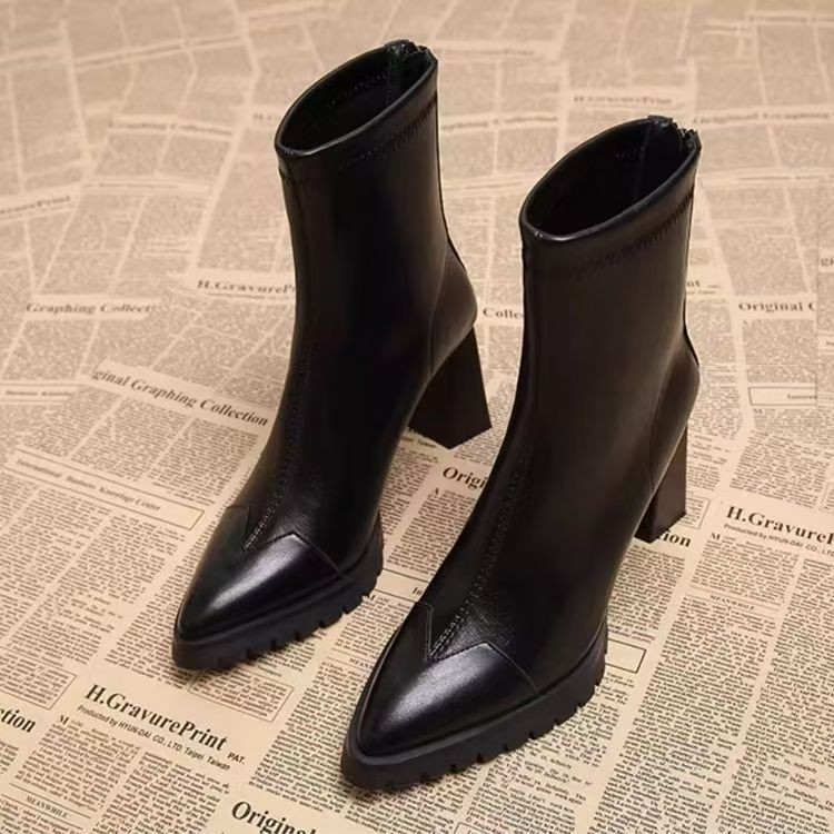 尖头高跟短靴女2025新款秋冬季加绒黑色棕色厚底粗跟配裙子瘦瘦靴