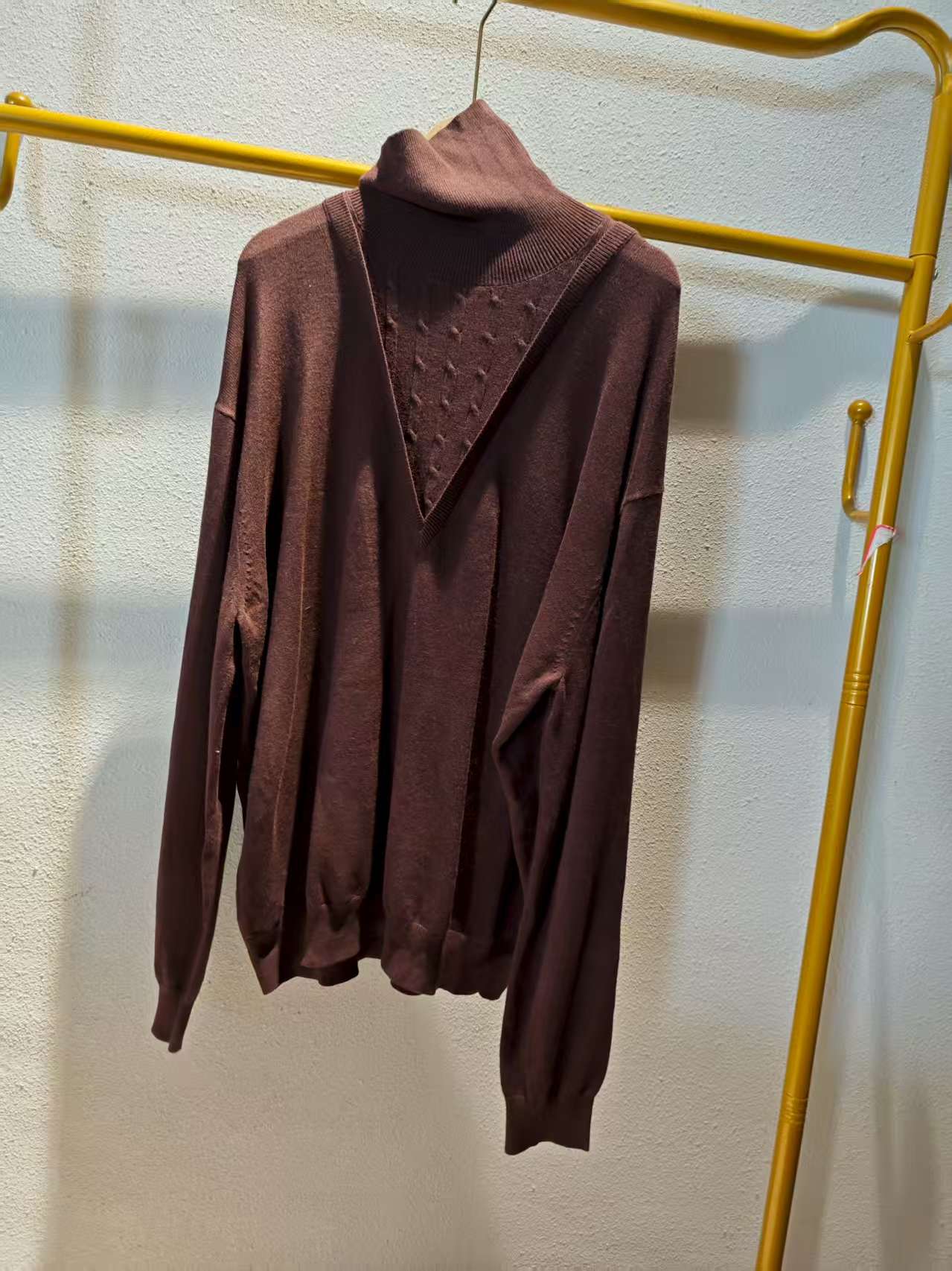 唯琳剪标  8仓B4-13-1496款  咖啡色半高领纯色针织衫毛衣