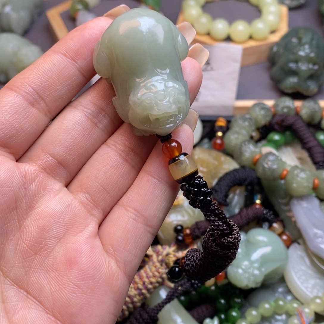 和田玉颈饰未镶嵌