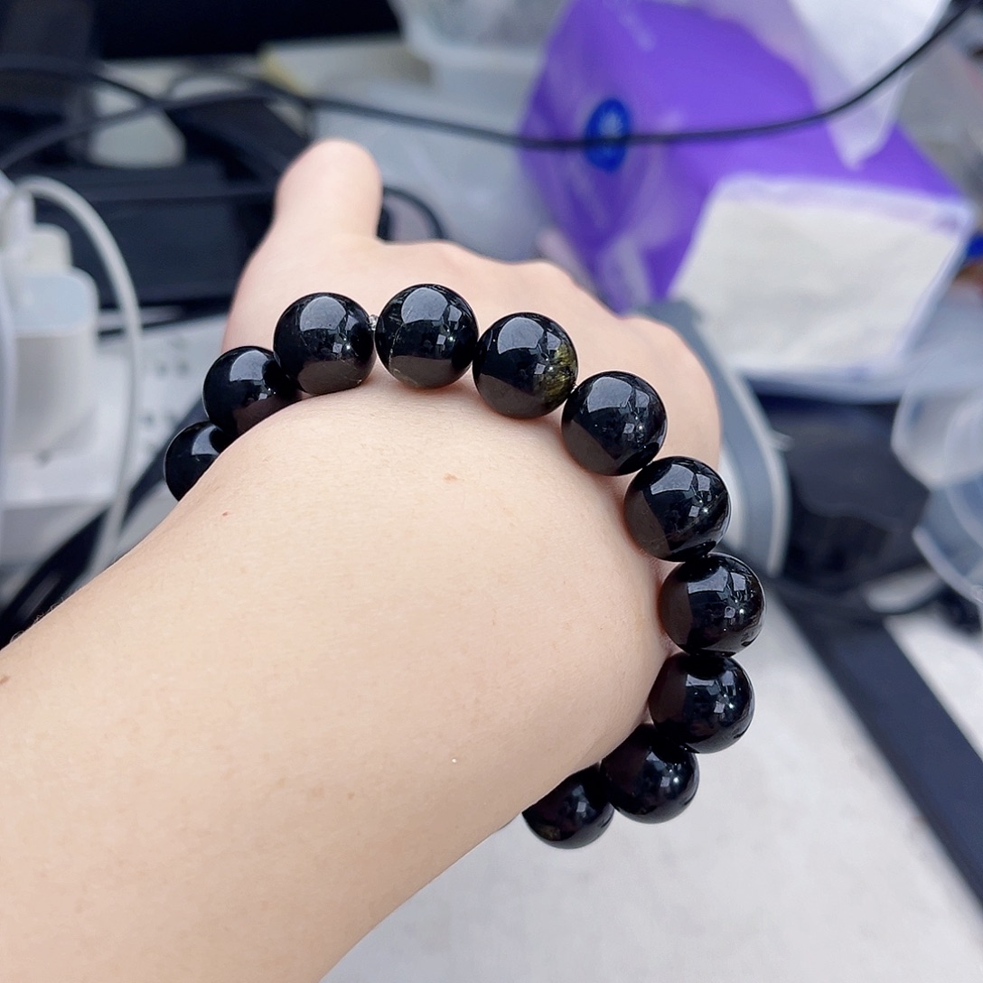 碧玺多样性发一件未镶嵌