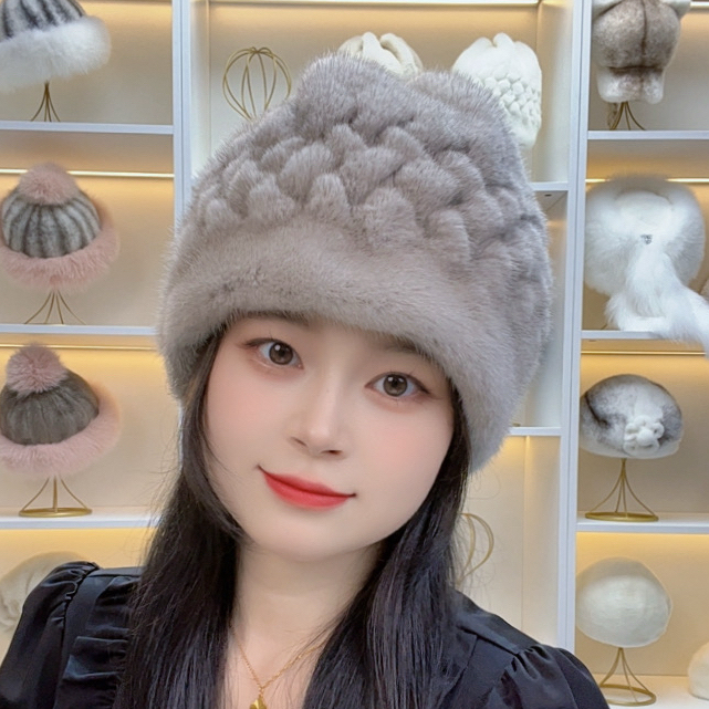 2025新版风雪菠萝帽水貂整皮重工手工雕刻精致立体高端女帽貂帽冬