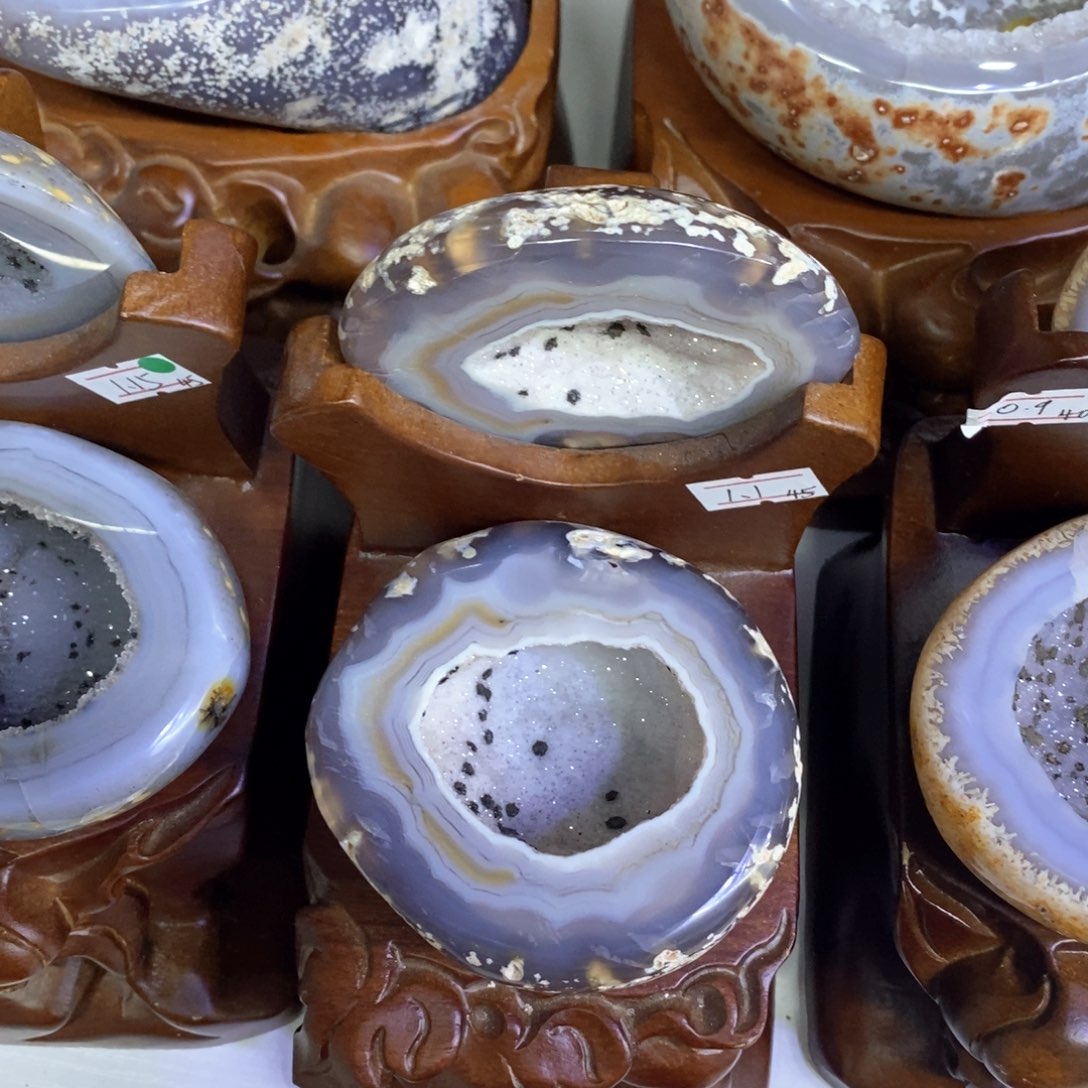 水晶摆件未镶嵌莹