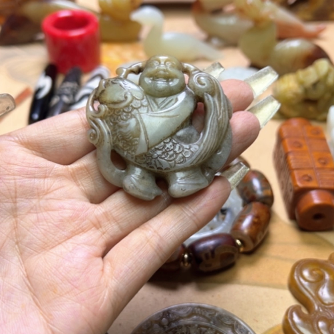 【闪购商品】蛇纹石玉颈饰未镶嵌