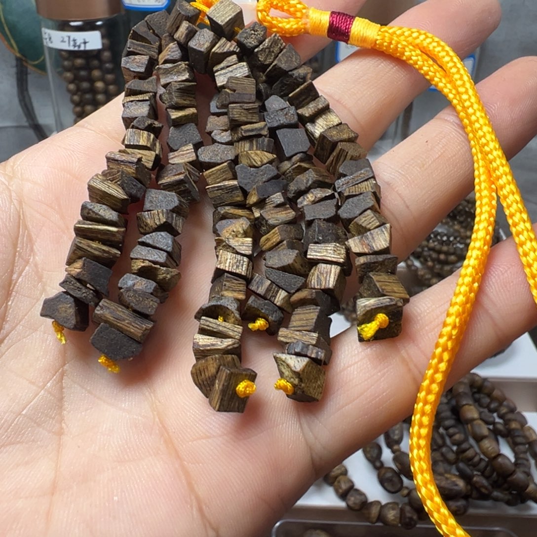 沉香碎屑沉香奇楠沉香车绳子