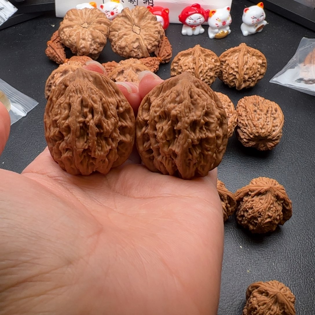 文玩核桃把件虎头