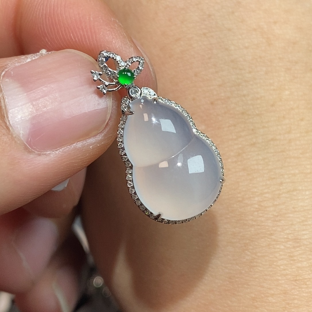 翡翠颈饰18K金镶嵌葫芦