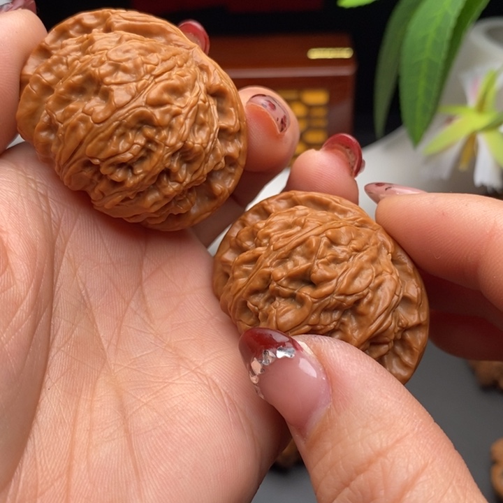 文玩核桃把件修**性白狮子