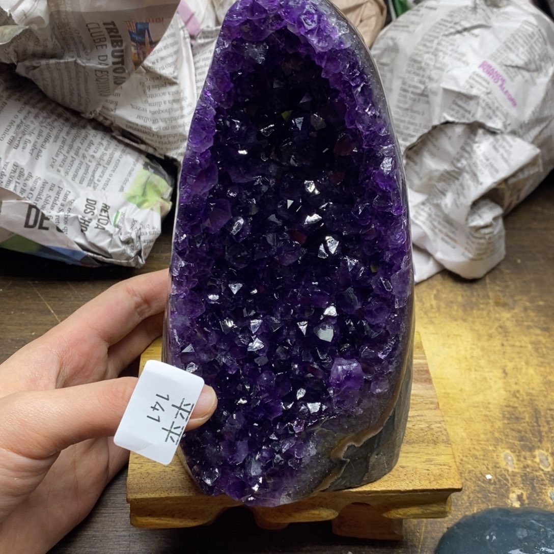 紫晶乌拉圭未镶嵌