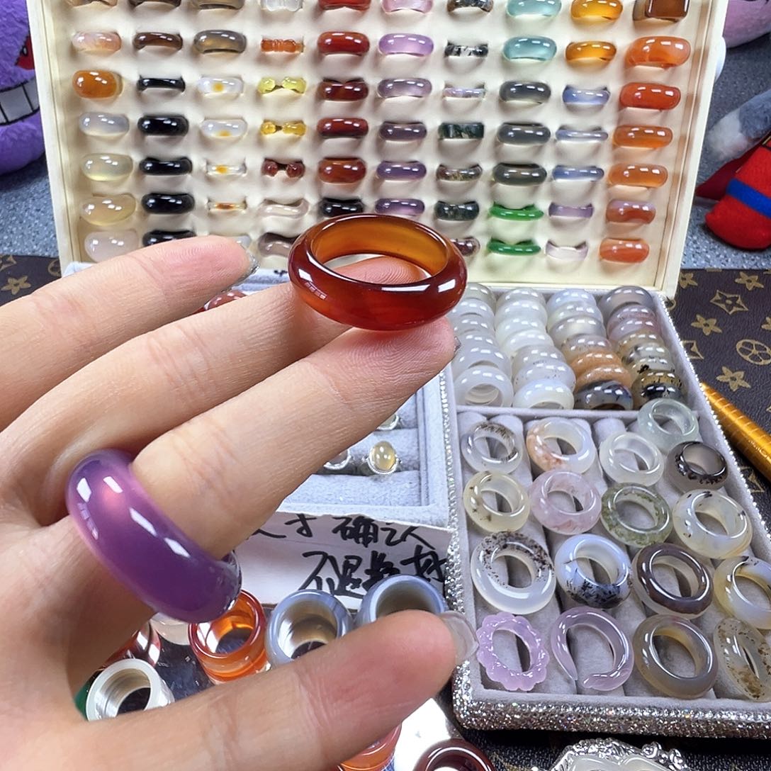 玛瑙/玉髓未镶嵌戒指A8不退换20.1港23