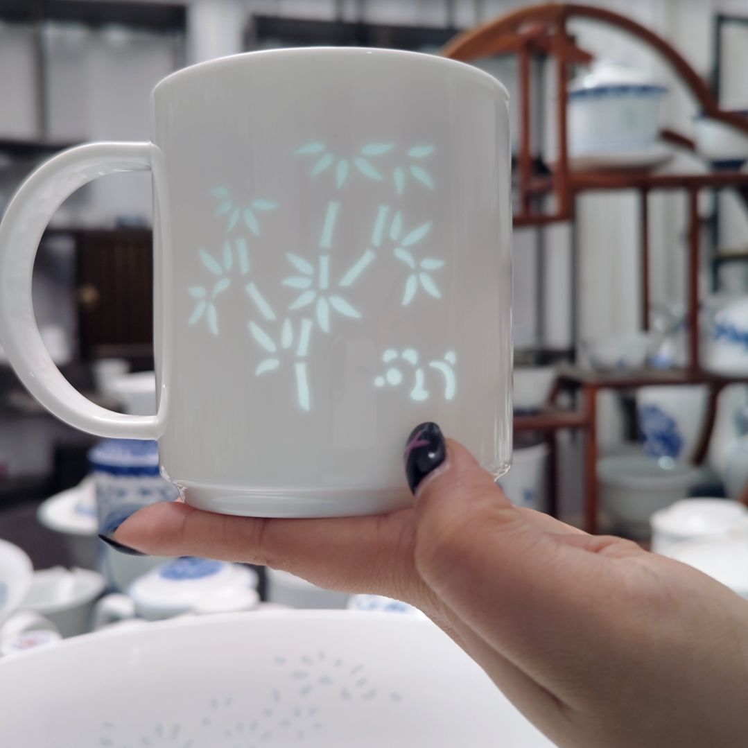 陶瓷熊猫马克杯一个