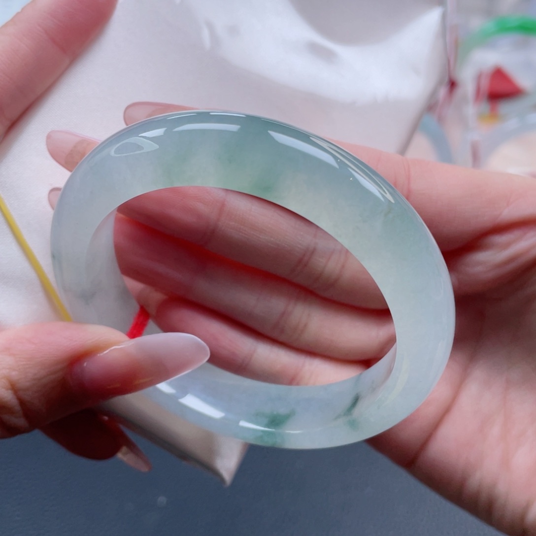 未镶嵌手镯翡翠56.0冰飘绿 恬静淡雅 泛光感十足 39号