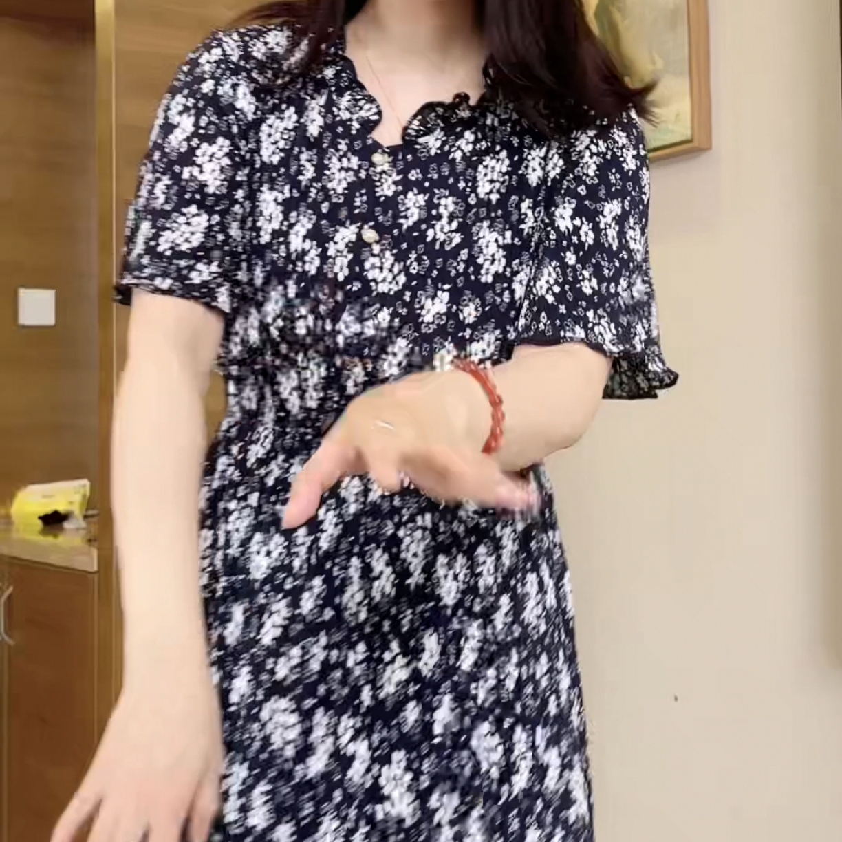 x小碎花的飞飞领连衣裙s25517