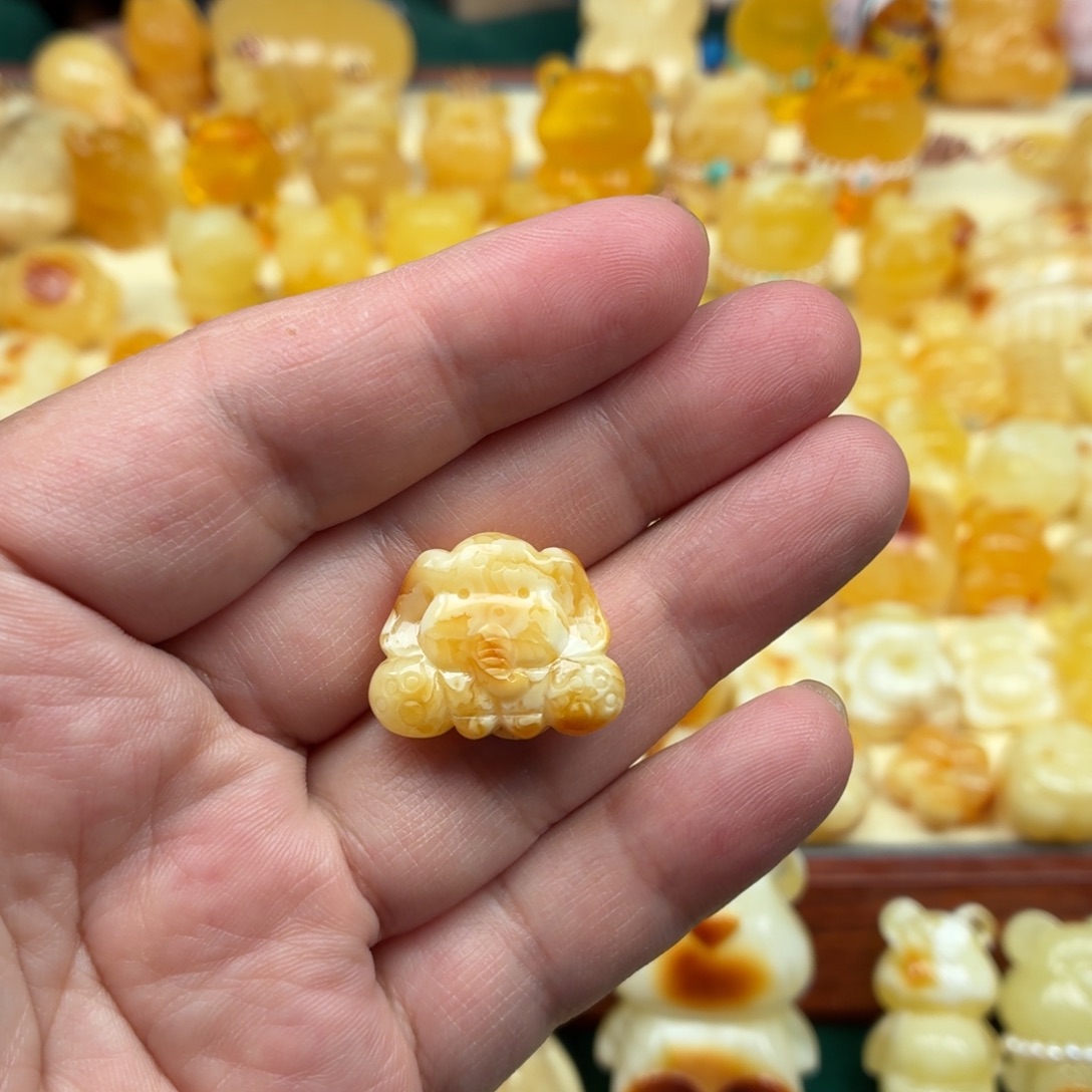 琥珀未镶嵌裸石蜜蜡