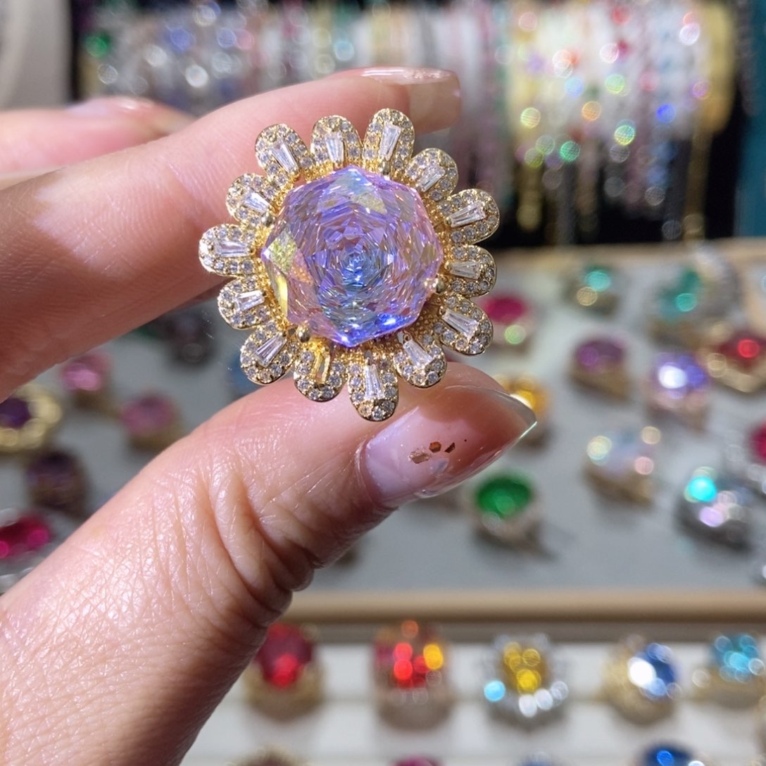 66锆石（处理）戒指